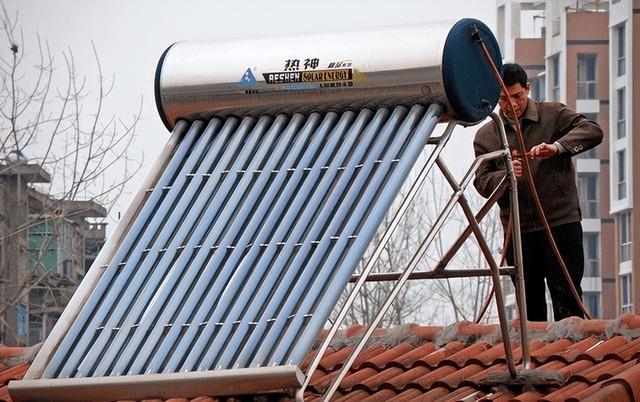 過去火爆農(nóng)村的太陽能熱水器,現(xiàn)在為啥消失了?這4個(gè)原因很關(guān)鍵